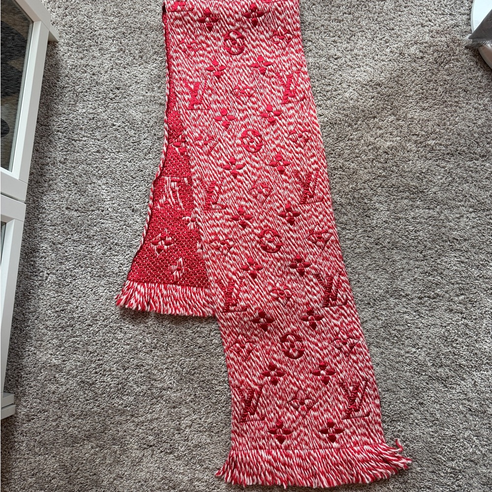 Louis Vuitton Red and White Monogram Knit Scarf